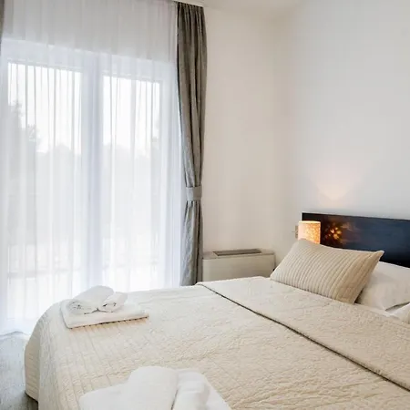 Bijaka Villas&apartments 公寓 米欧纳