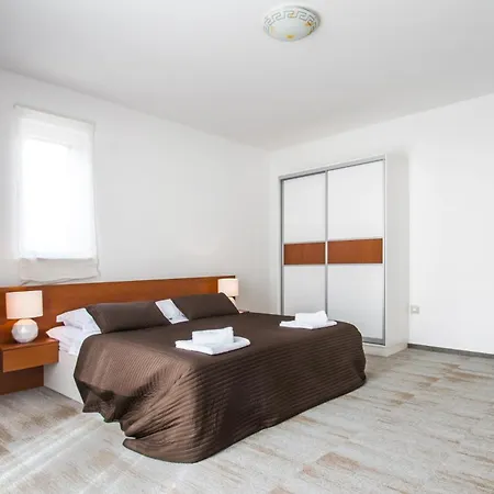 Bijaka Villas&apartments 公寓 *