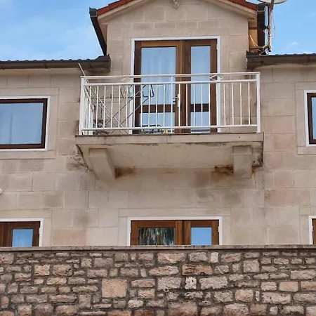 Bijaka Villas&apartments * Милна