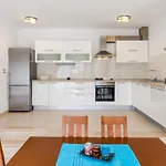 Bijaka Villas&apartments Апартаменты Милна