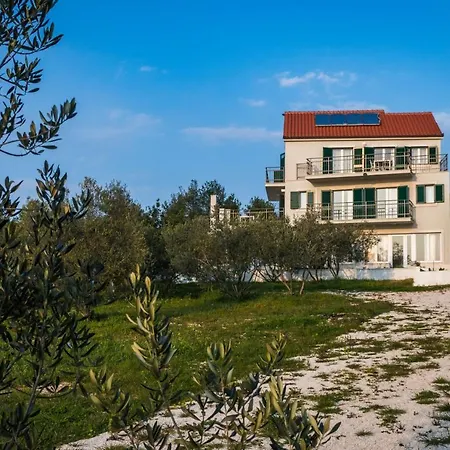 Bijaka Villas&apartments 아파트 밀나