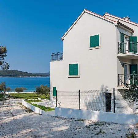 Bijaka Villas&apartments * 밀나