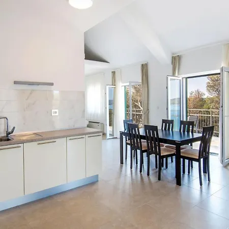 아파트 Bijaka Villas&apartments